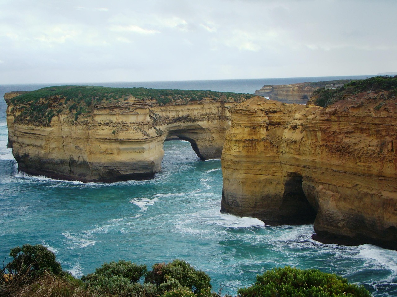 London bridge, australia, geography — Atomic Wallet: A Convenient Solution for Crypto Management