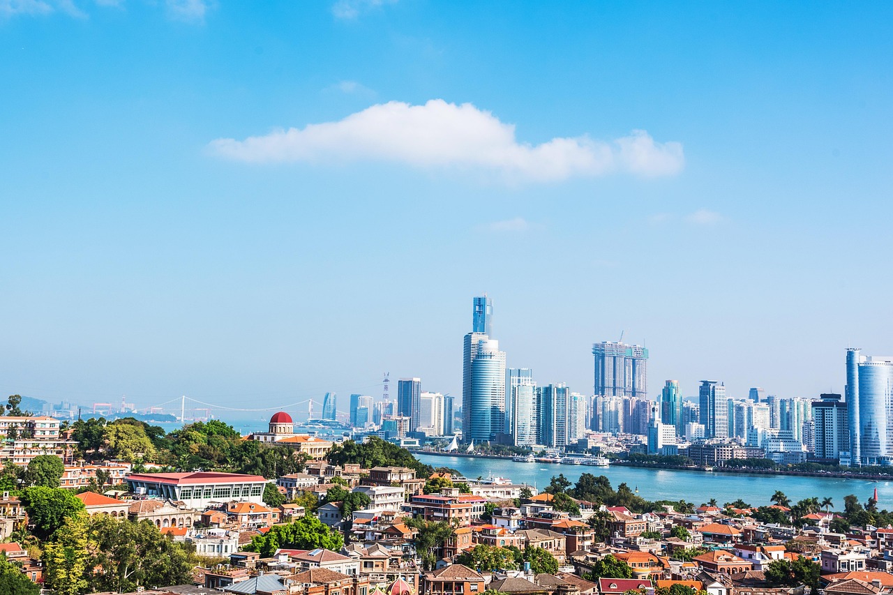 City, buildings, houses — Exploring the Features of the Atomic Wallet App