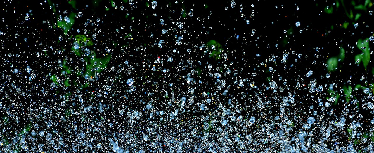 Water splash, drops, water — Maximize Your Crypto Gains with Raydium Swap