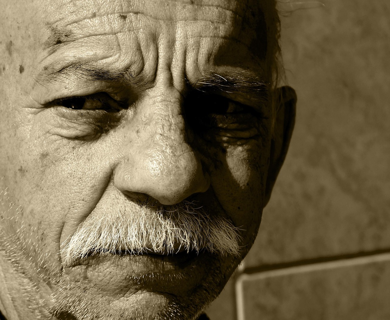 Man, senior, portrait — Navigate Your Crypto Journey with Atomic Wallet